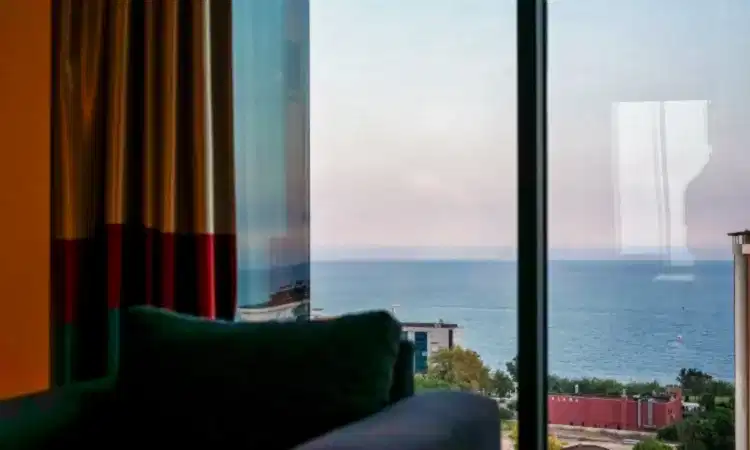 Kısmi Deniz Manzaralı Oda