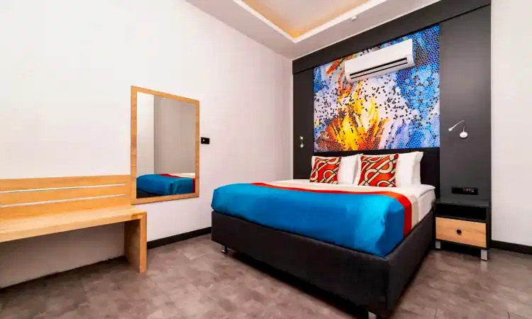 Sehir Manzaralı Oda